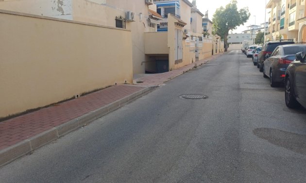 Resale - Garage -
Torrevieja - La Mata