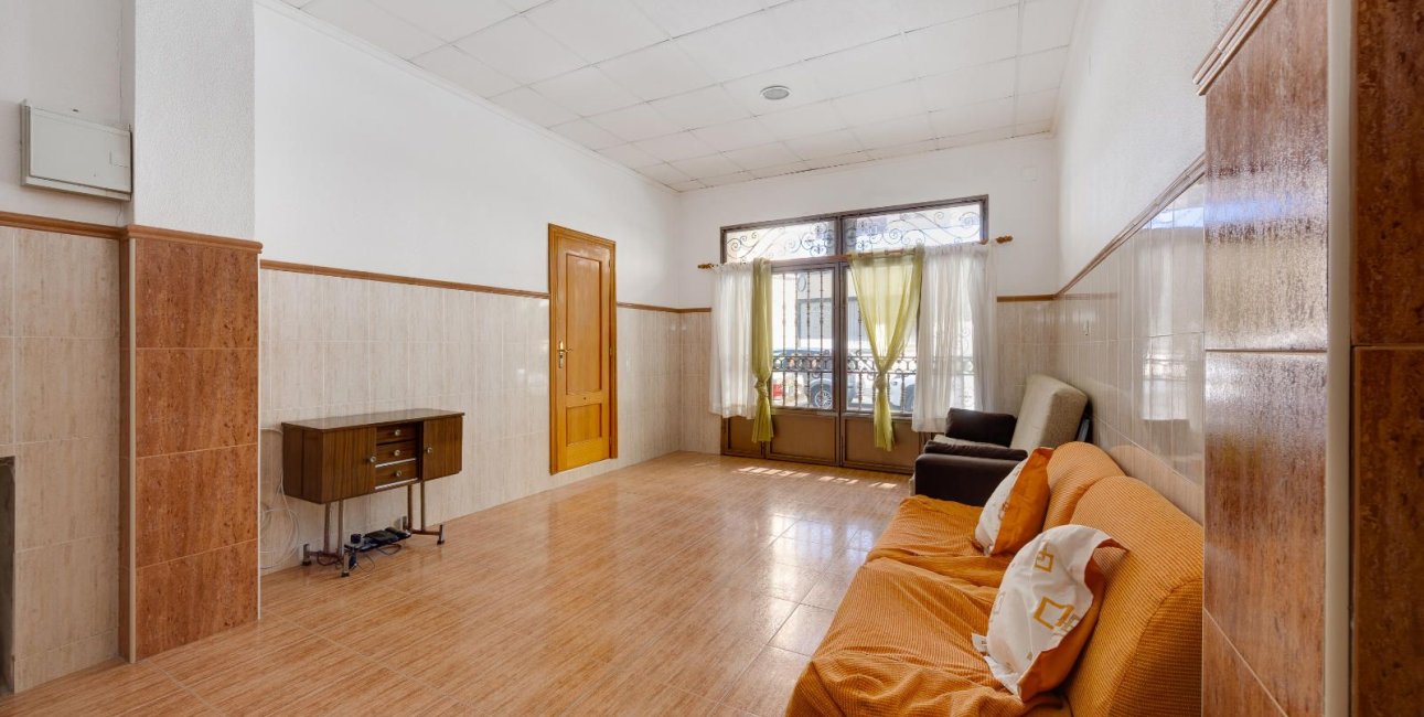 Resale - Apartment / flat -
Torrevieja - Playa del Cura