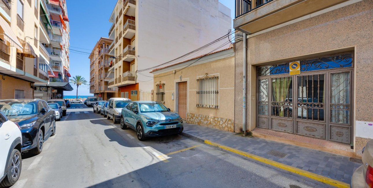 Resale - Apartment / flat -
Torrevieja - Playa del Cura