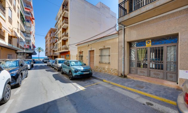 Resale - Apartment / flat -
Torrevieja - Playa del Cura