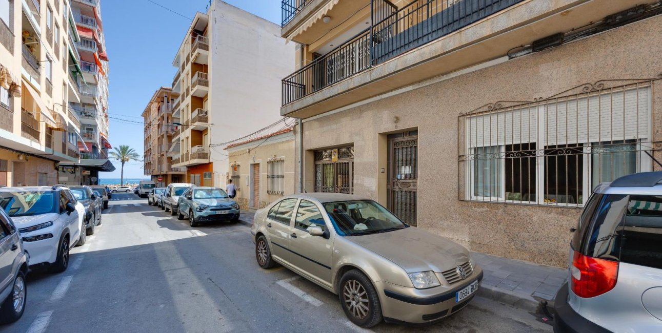Resale - Apartment / flat -
Torrevieja - Playa del Cura