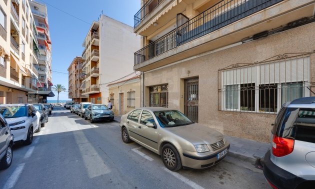 Resale - Apartment / flat -
Torrevieja - Playa del Cura