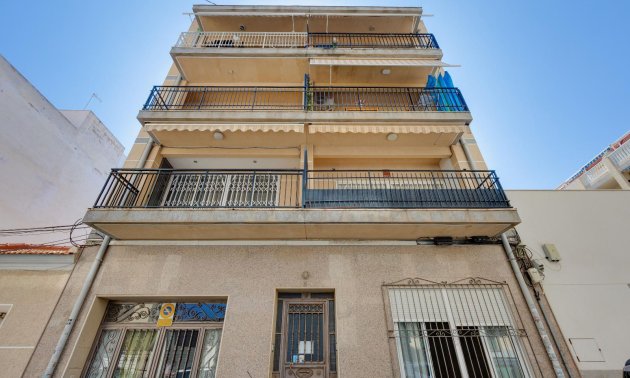 Resale - Apartment / flat -
Torrevieja - Playa del Cura