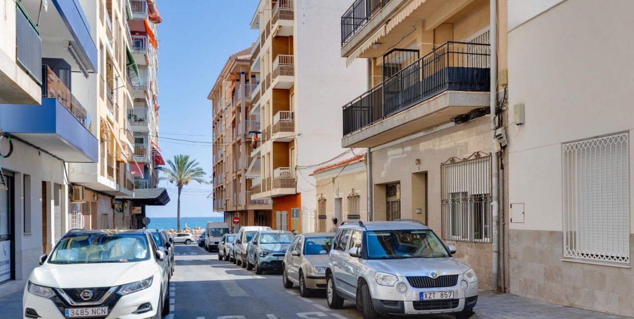 Resale - Apartment / flat -
Torrevieja - Playa del Cura