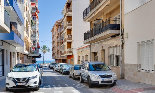 Resale - Apartment / flat -
Torrevieja - Playa del Cura
