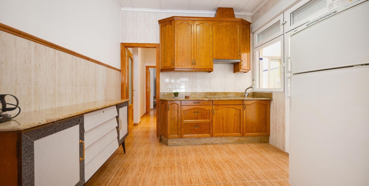 Resale - Apartment / flat -
Torrevieja - Playa del Cura