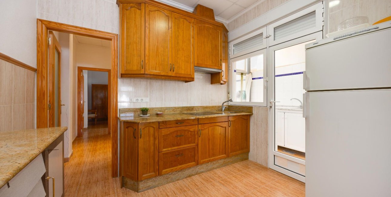 Resale - Apartment / flat -
Torrevieja - Playa del Cura