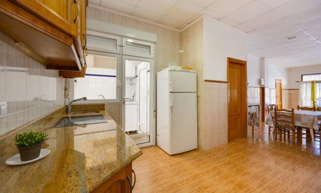 Resale - Apartment / flat -
Torrevieja - Playa del Cura