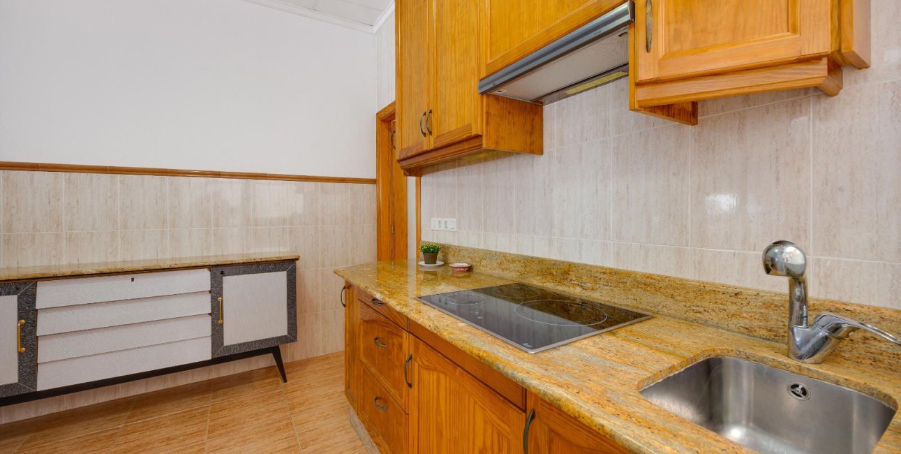 Resale - Apartment / flat -
Torrevieja - Playa del Cura