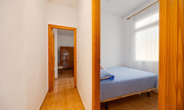 Resale - Apartment / flat -
Torrevieja - Playa del Cura