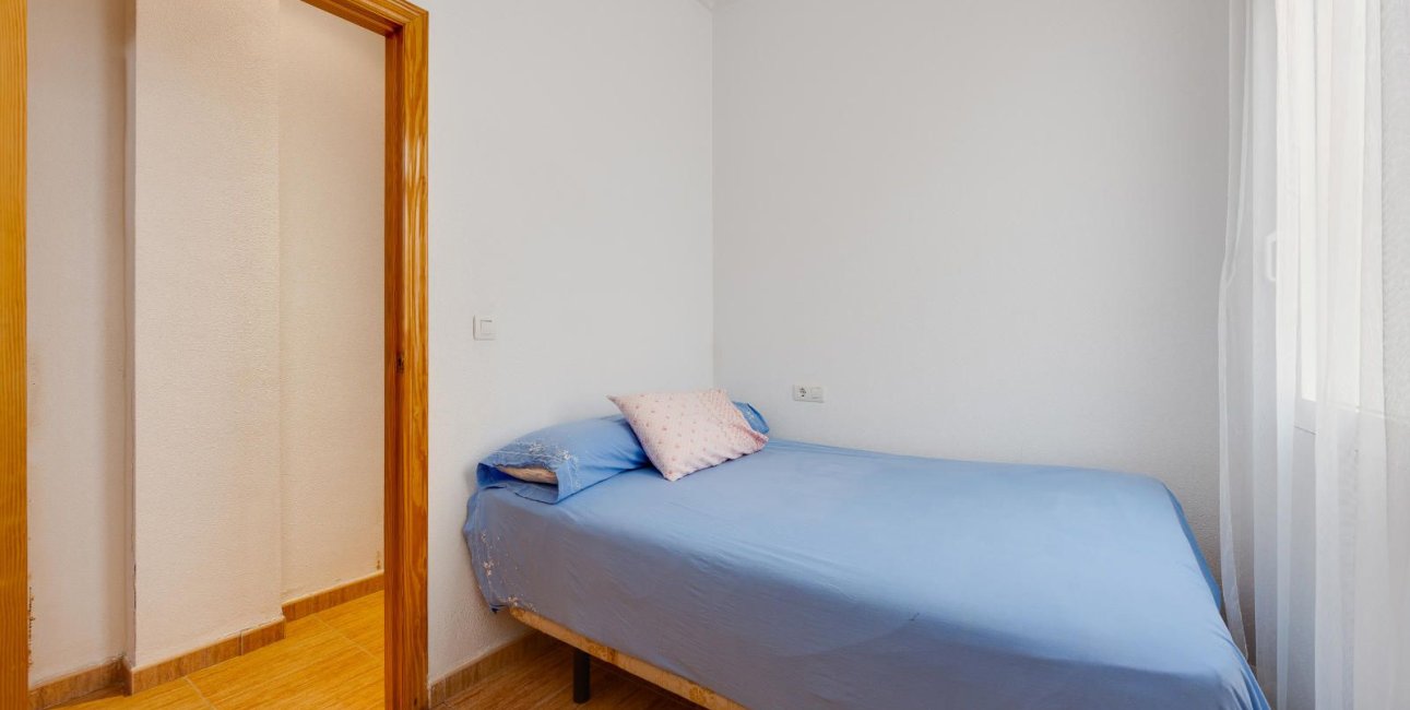 Resale - Apartment / flat -
Torrevieja - Playa del Cura