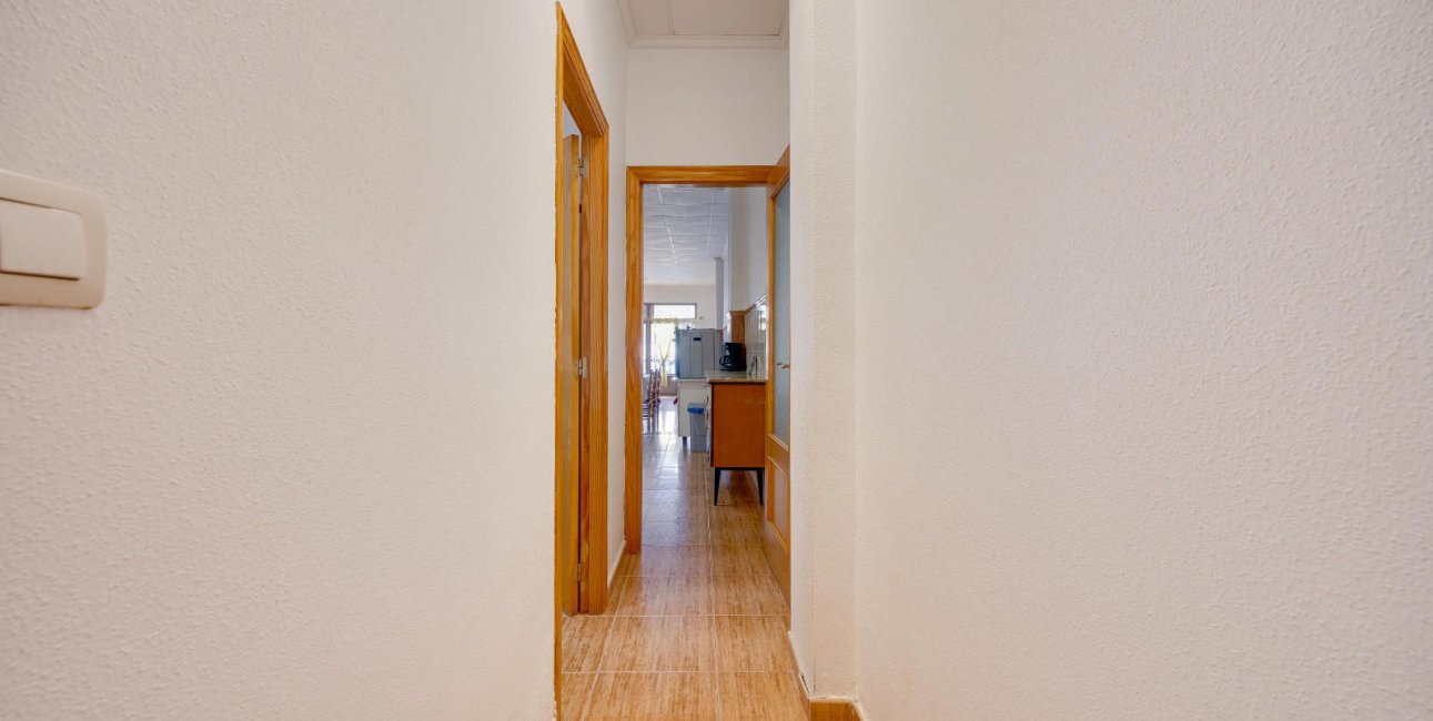 Resale - Apartment / flat -
Torrevieja - Playa del Cura