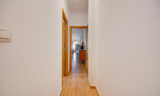 Resale - Apartment / flat -
Torrevieja - Playa del Cura