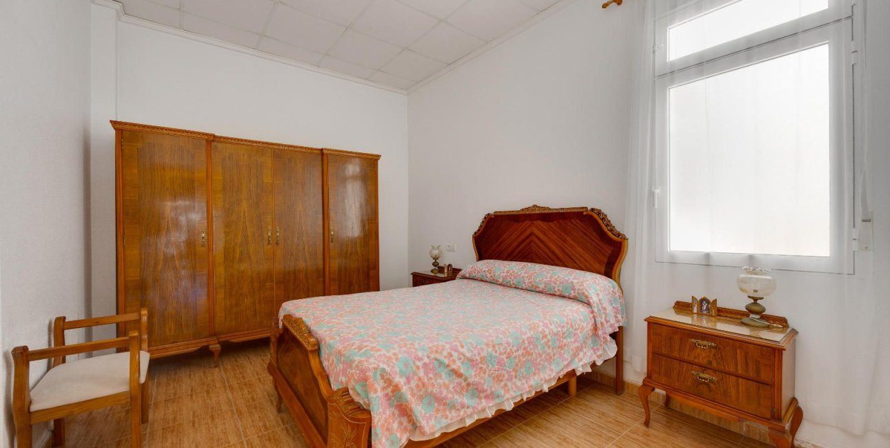 Resale - Apartment / flat -
Torrevieja - Playa del Cura