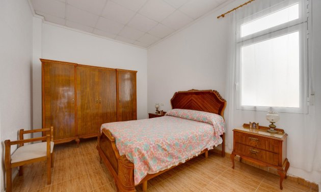 Resale - Apartment / flat -
Torrevieja - Playa del Cura