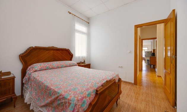 Resale - Apartment / flat -
Torrevieja - Playa del Cura