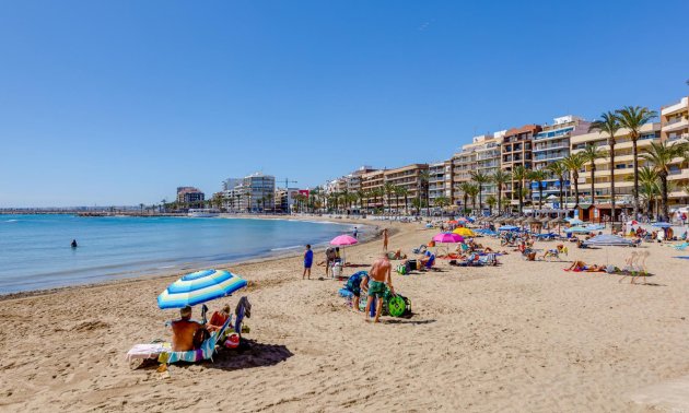 Resale - Apartment / flat -
Torrevieja - Playa del Cura