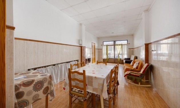 Resale - Apartment / flat -
Torrevieja - Playa del Cura