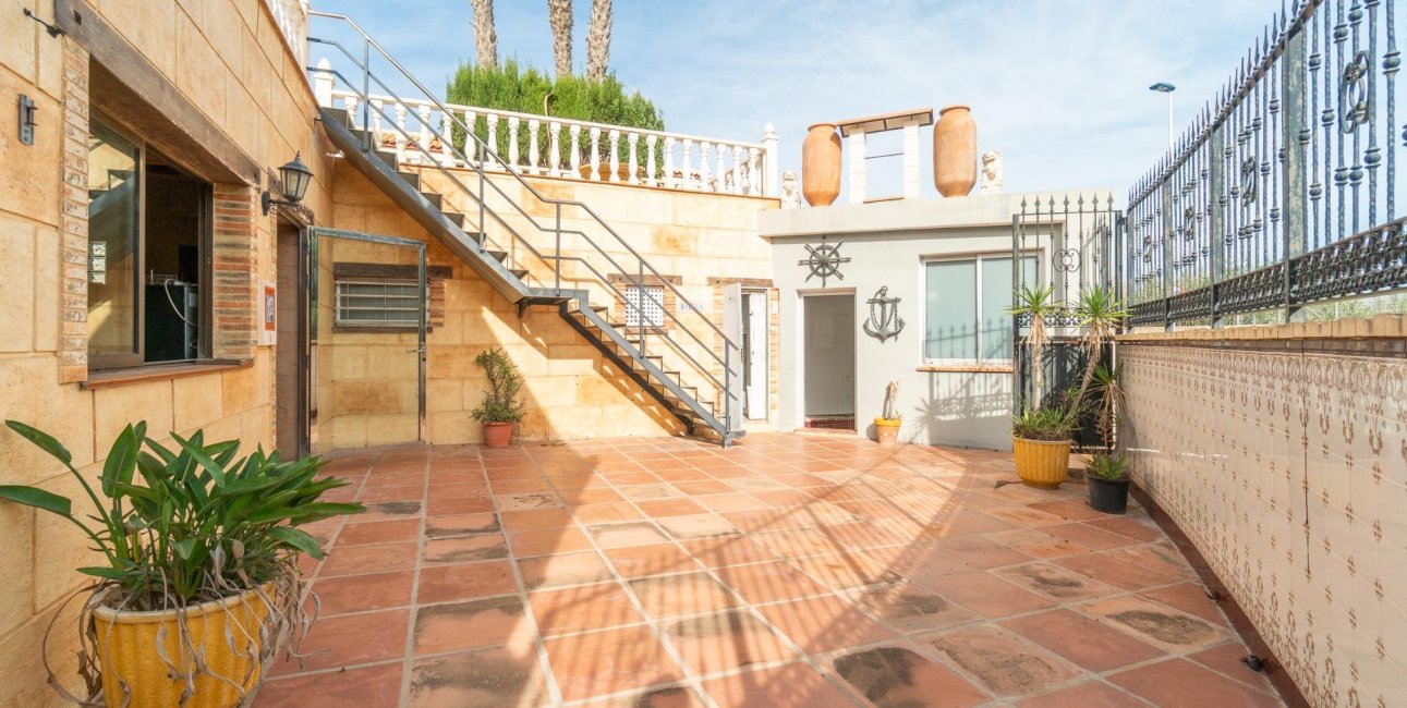 Rynek wtórny - Willa -
Torrevieja - Orihuela costa