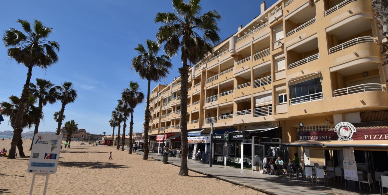 Resale - Apartment / flat -
Torrevieja - Torre La Mata