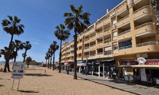 Resale - Apartment / flat -
Torrevieja - Torre La Mata