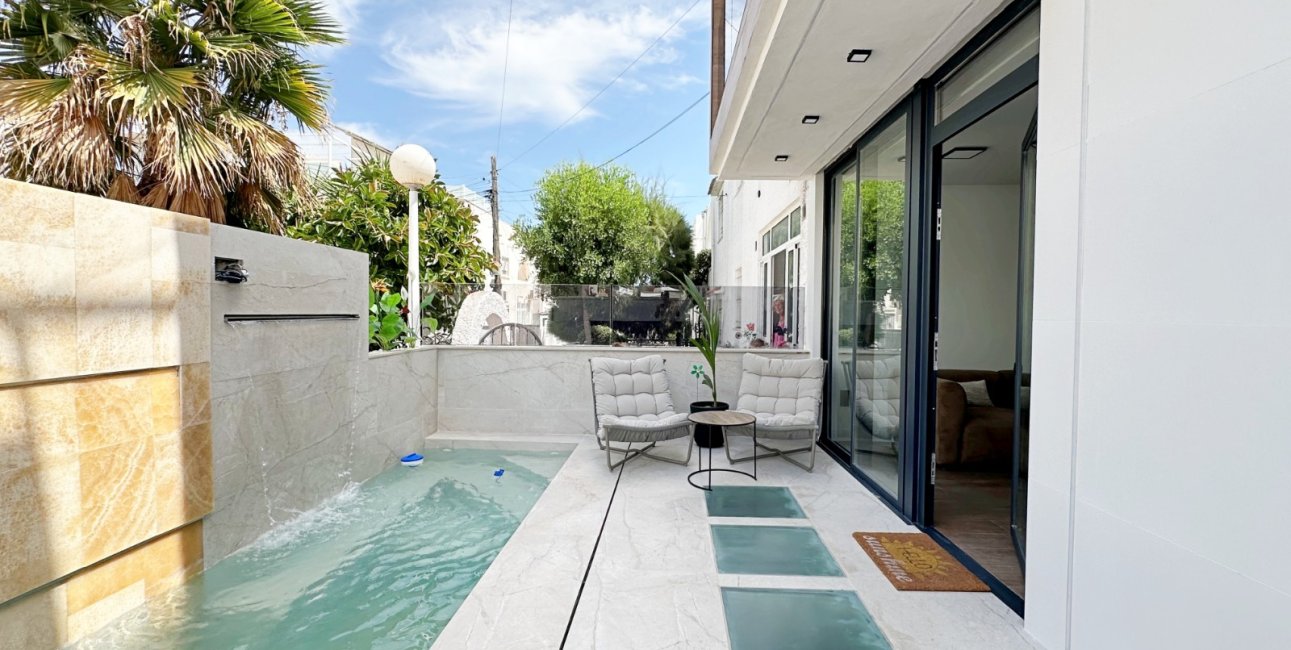 Resale - Townhouse / Terraced House -
Torrevieja