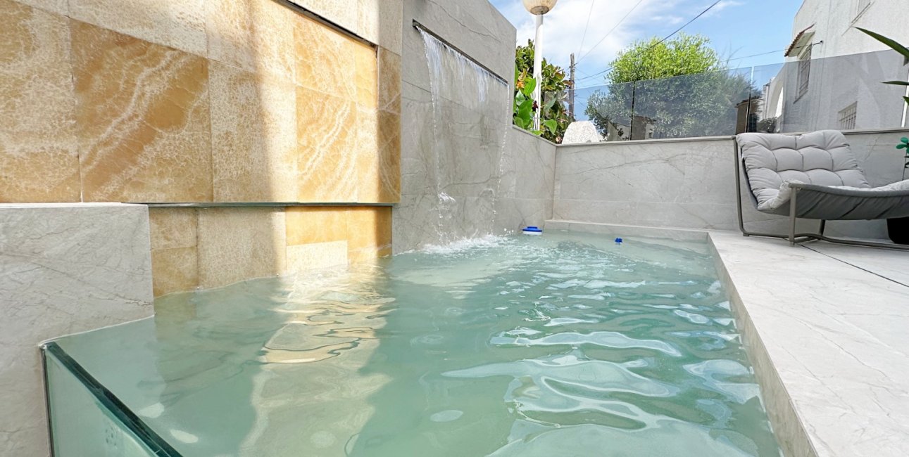 Resale - Townhouse / Terraced House -
Torrevieja