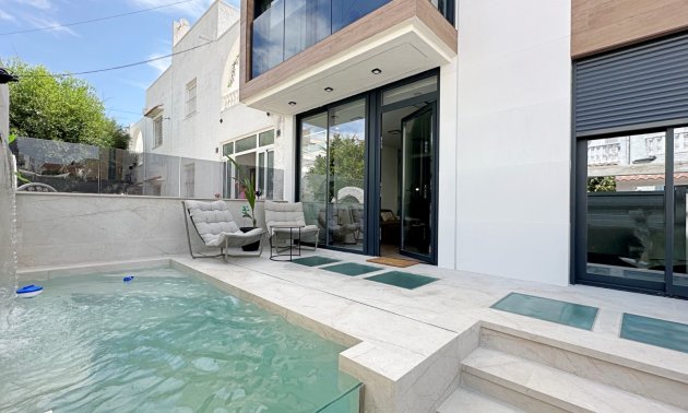 Resale - Townhouse / Terraced House -
Torrevieja