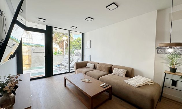 Resale - Townhouse / Terraced House -
Torrevieja