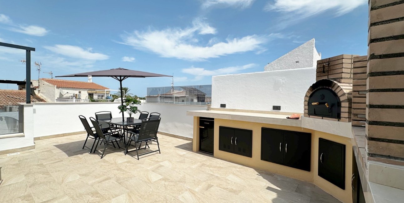 Resale - Townhouse / Terraced House -
Torrevieja