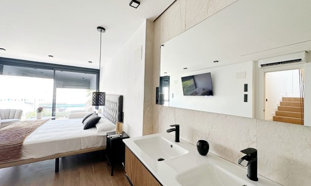 Resale - Townhouse / Terraced House -
Torrevieja