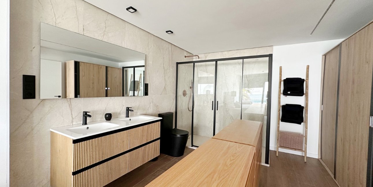 Resale - Townhouse / Terraced House -
Torrevieja