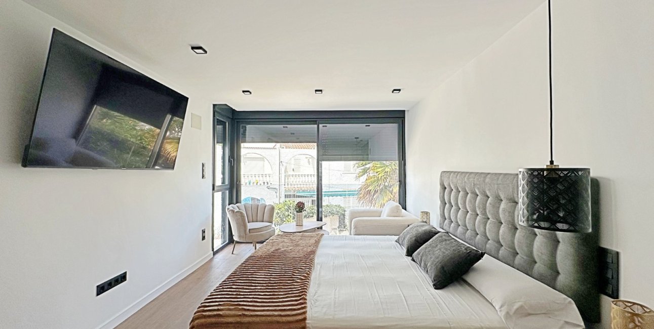 Resale - Townhouse / Terraced House -
Torrevieja