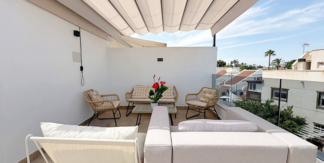 Resale - Townhouse / Terraced House -
Torrevieja