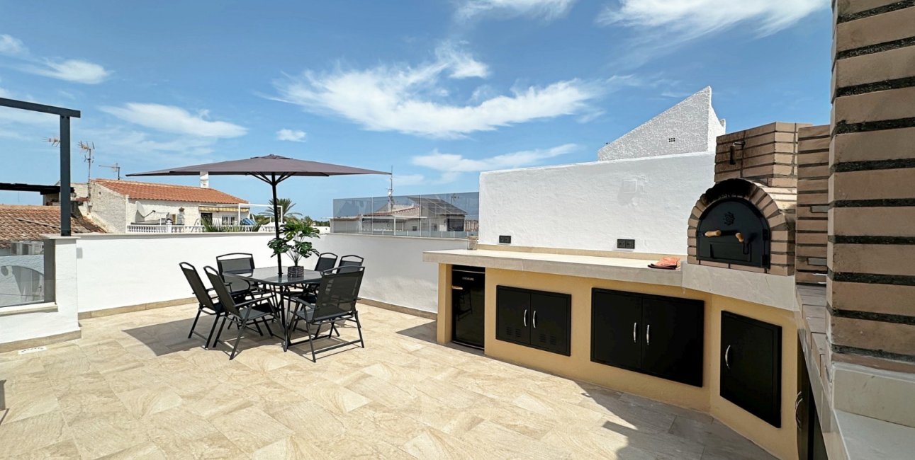 Resale - Townhouse / Terraced House -
Torrevieja