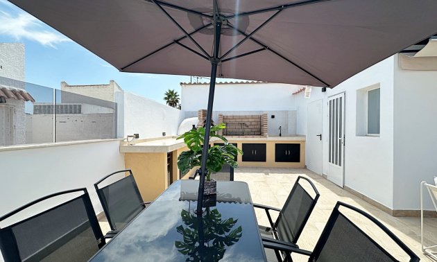 Resale - Townhouse / Terraced House -
Torrevieja