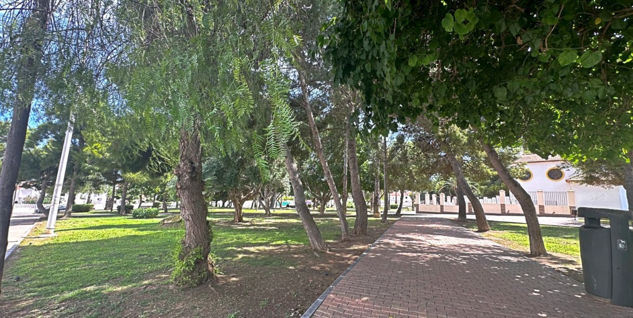 Resale - Townhouse / Terraced House -
Torrevieja