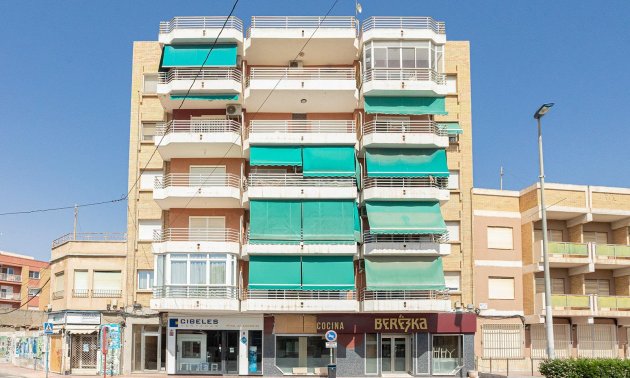 Reventa - Apartamento / piso -
Torrevieja - Acequion