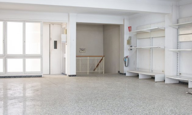 Resale - Building (Mixed-Use) -
Torrevieja - Torrevieja - Centre