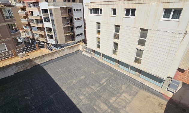 Resale - Building (Mixed-Use) -
Torrevieja - Torrevieja - Centre
