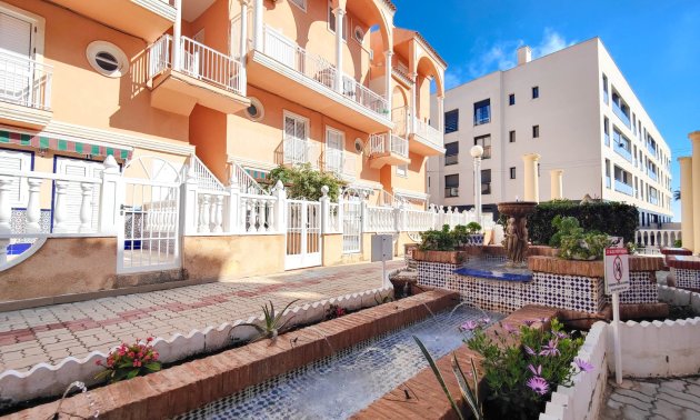 Reventa - Apartamento / piso -
Torrevieja - Torre La Mata