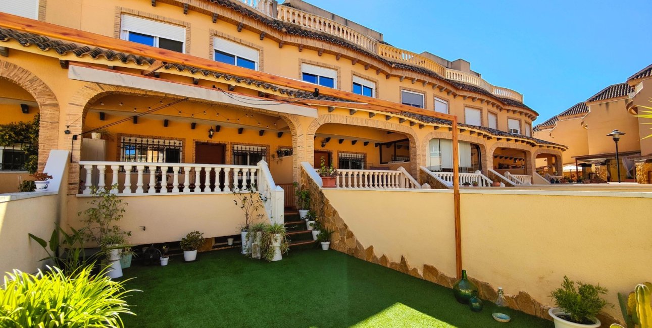 Resale - Townhouse -
Guardamar del Segura - El Eden