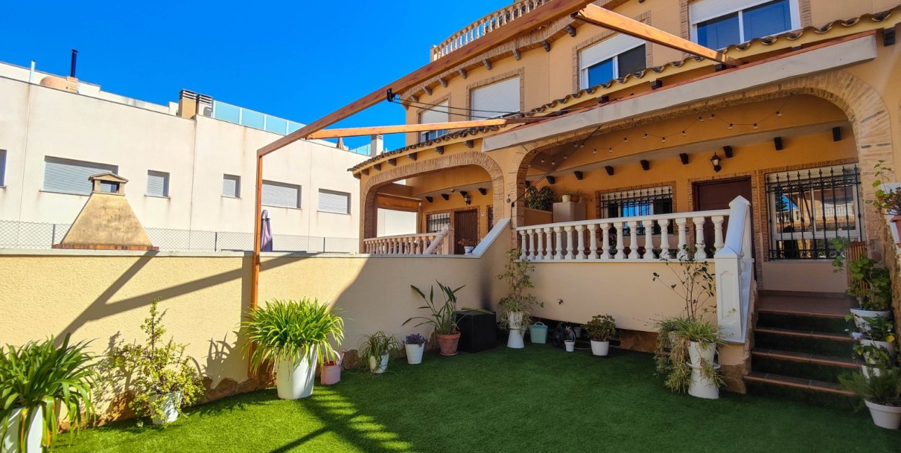 Resale - Townhouse -
Guardamar del Segura - El Eden