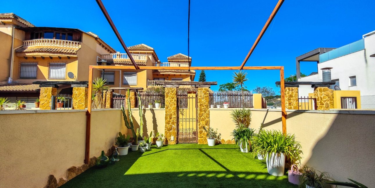 Resale - Townhouse -
Guardamar del Segura - El Eden