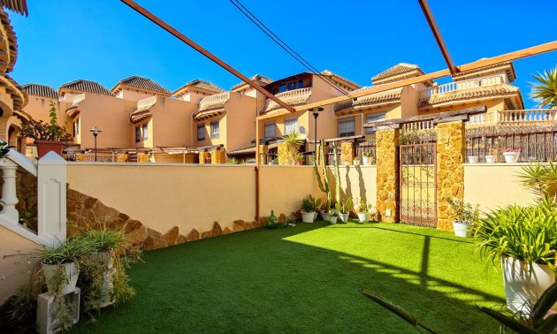 Resale - Townhouse -
Guardamar del Segura - El Eden
