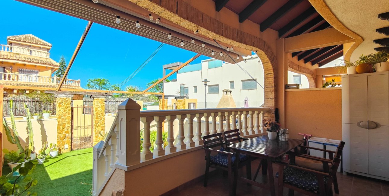 Resale - Townhouse -
Guardamar del Segura - El Eden