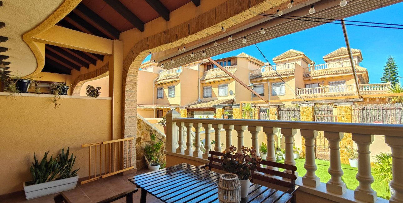 Resale - Townhouse -
Guardamar del Segura - El Eden