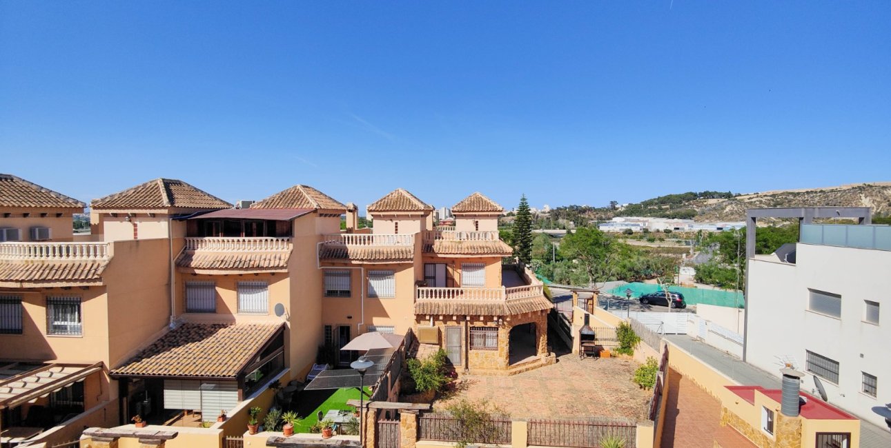 Resale - Townhouse -
Guardamar del Segura - El Eden