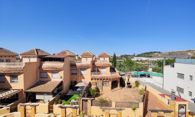 Resale - Townhouse -
Guardamar del Segura - El Eden
