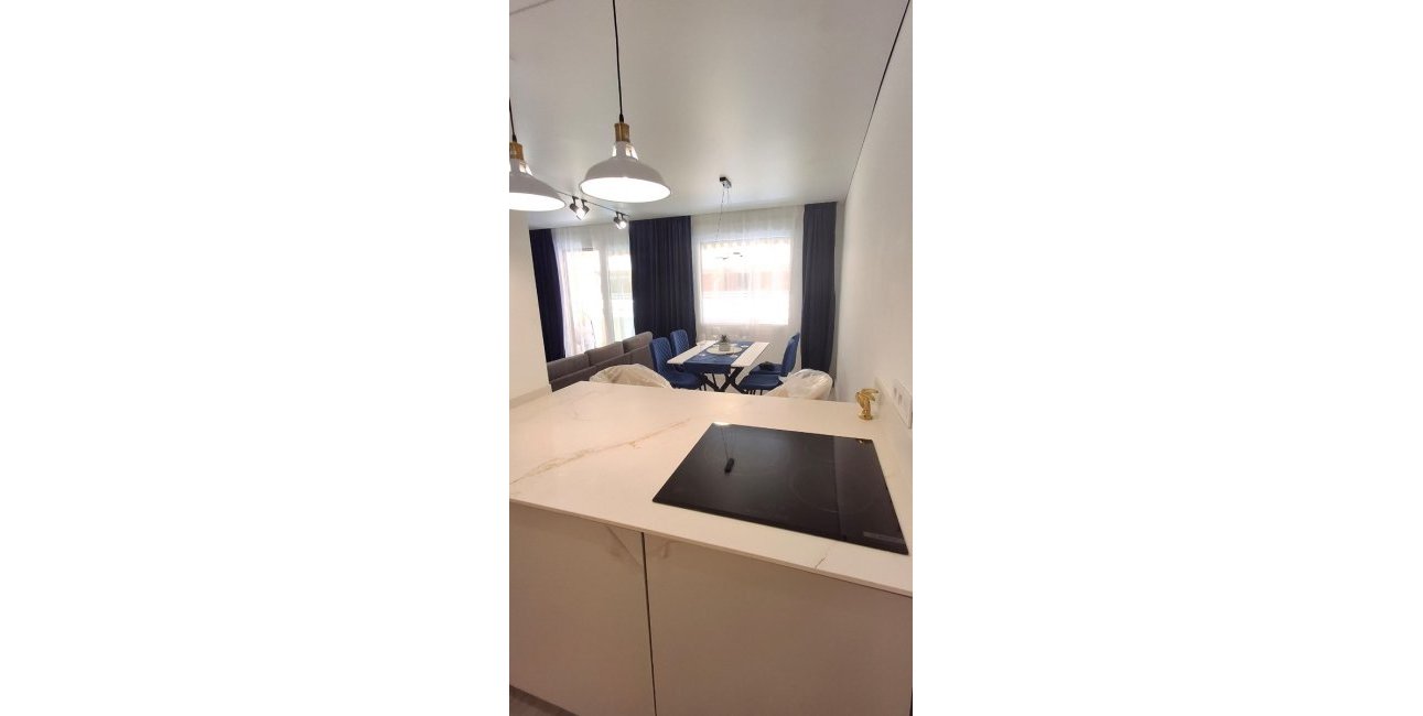 Resale - Apartament / Duplex -
Torrevieja - Playa Acequion